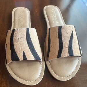 Coconuts by Matisse Tiger Style Cowhair Sandals 9M